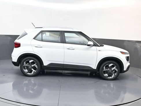 Certified 2026 Hyundai Venue SEL FWD image 3