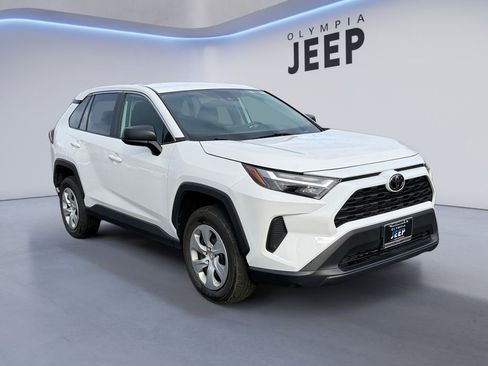 Used 2024 Toyota RAV4 LE image 7