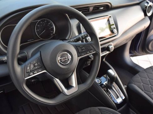 Used 2018 Nissan Kicks SV FWD image 64