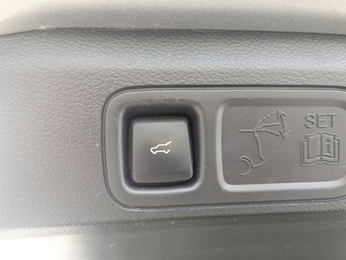 Used 2024 Ford Expedition Limited image 14