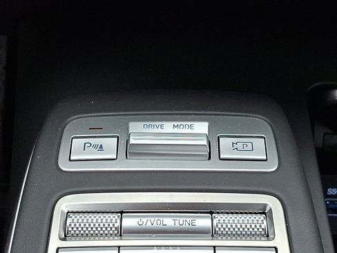 Used 2025 Genesis GV70 2.5T image 25