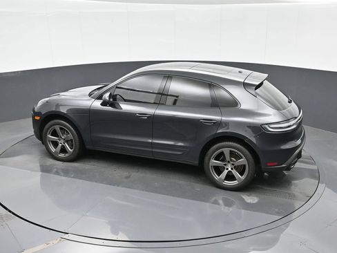 Used 2024 Porsche Macan AWD/4WD image 27