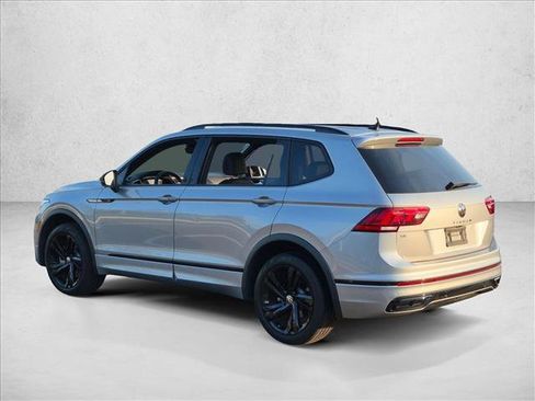 Used 2023 Volkswagen Tiguan SE R-Line FWD image 8