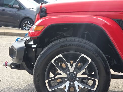 Used 2024 Jeep Wrangler Sport S image 5