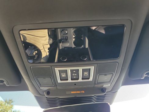 Used 2023 Land Rover Discovery HSE R-Dynamic image 22