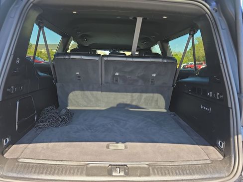 Used 2024 Jeep Wagoneer L Series III w/ Flexible Seating Group AWD/4WD image 12