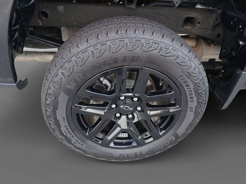 Used 2024 Chevrolet Silverado 1500 Custom Trail Boss AWD/4WD image 10