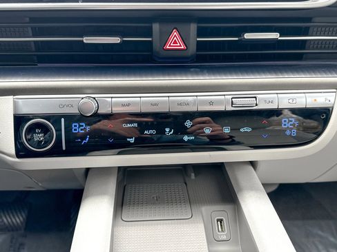 Used 2023 Hyundai Ioniq 6 SEL image 28