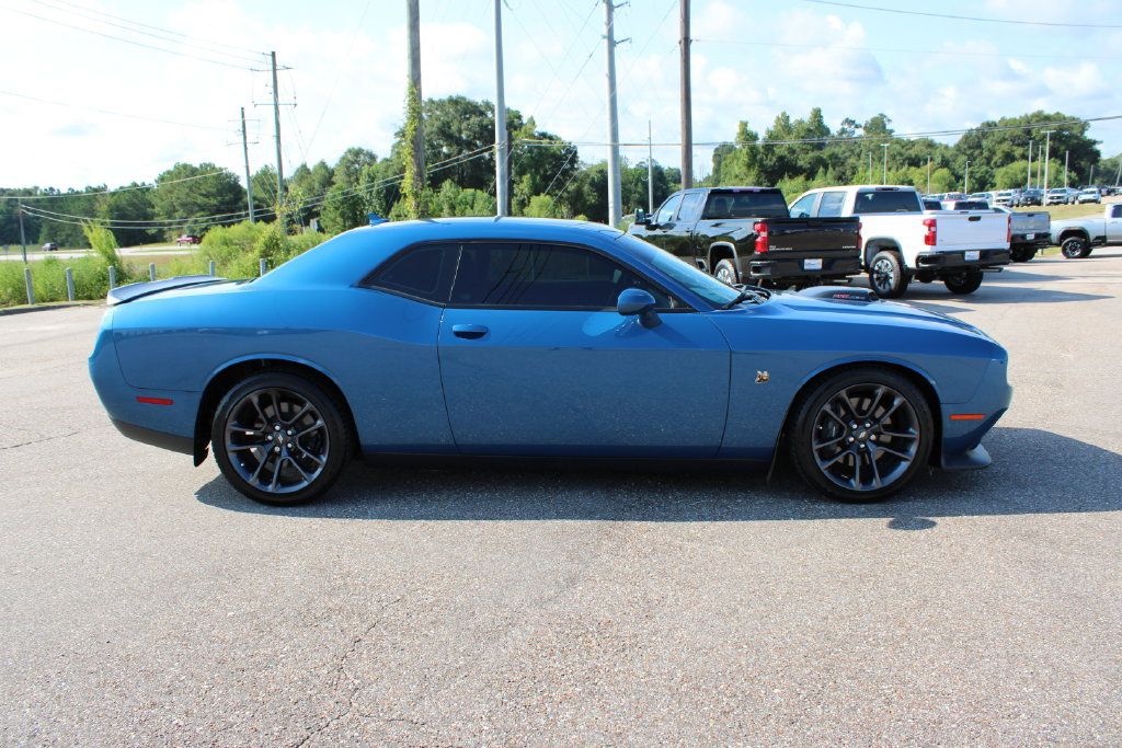 Used 2022 Dodge Challenger R/T Scat Pack w/ Shaker Package RWD image 9