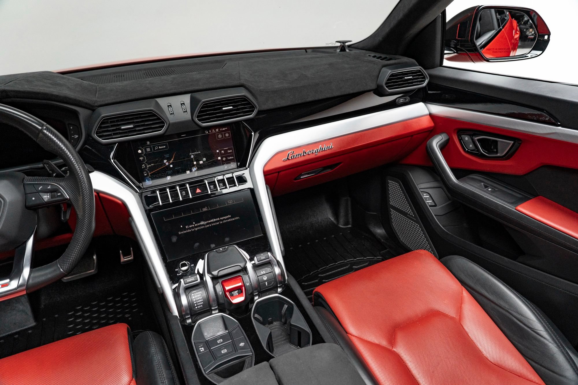 Used 2020 Lamborghini Urus AWD/4WD image 28