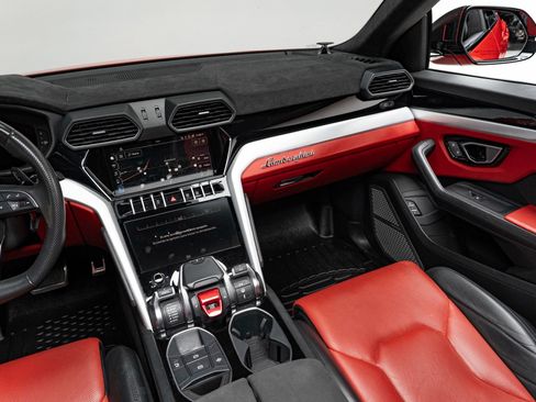 Used 2020 Lamborghini Urus AWD/4WD image 28