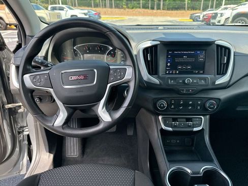 Used 2024 GMC Terrain SLE FWD image 19