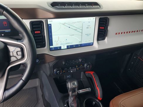 Used 2024 Ford Bronco Heritage Edition image 19
