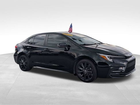 Used 2024 Toyota Corolla SE FWD image 2