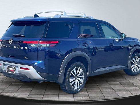 Certified 2024 Nissan Pathfinder SL FWD image 15