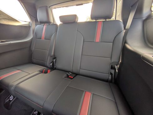 New 2027 Chevrolet Traverse RS FWD image 10