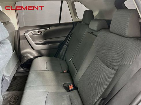 Used 2022 Toyota RAV4 LE FWD image 28