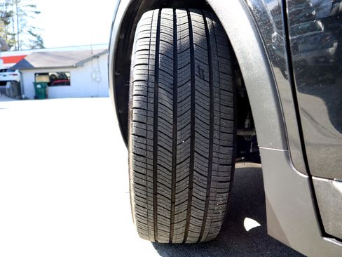 Used 2020 Chevrolet Bolt Premier w/ Infotainment Package image 25