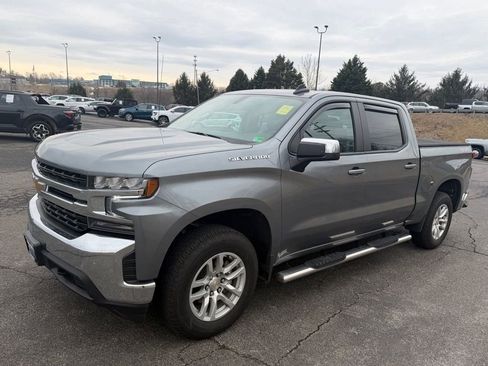 Used 2021 Chevrolet Silverado 1500 LT image 2