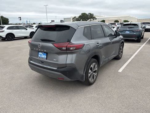 Used 2023 Nissan Rogue SV FWD image 5