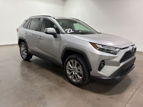 Used 2022 Toyota RAV4 XLE Premium AWD/4WD image 2