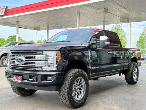 Used 2019 Ford F250 Platinum w/ Platinum Ultimate Package image 6