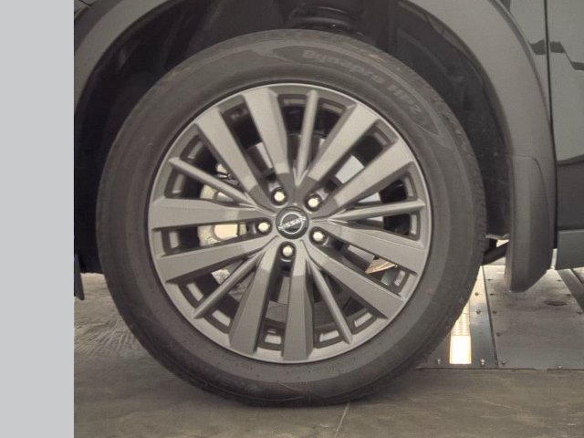 Certified 2025 Nissan Pathfinder SL w/ SL Premium Package AWD/4WD image 7