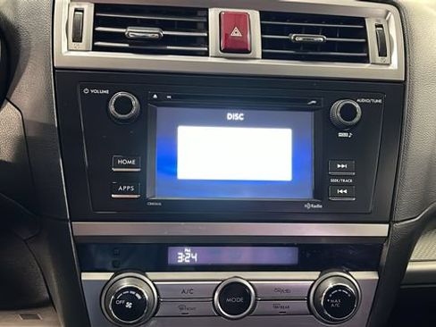 Used 2017 Subaru Outback 2.5i AWD/4WD image 14