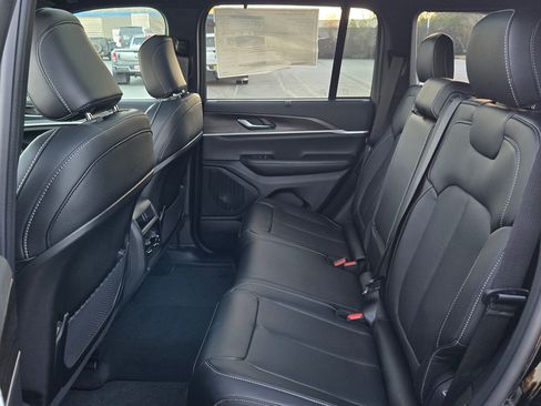 New 2025 Jeep Grand Cherokee Limited w/ Luxury Tech Group II image 26