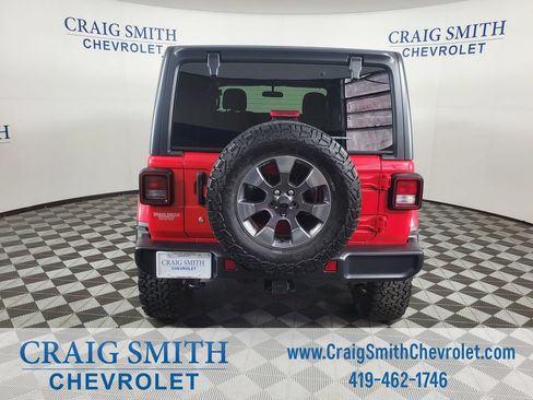 Used 2019 Jeep Wrangler Unlimited Sahara w/ Cold Weather Group AWD/4WD image 4