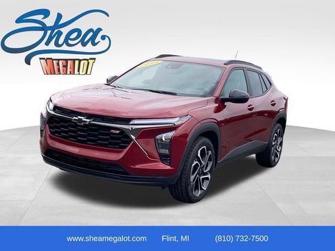 Used 2025 Chevrolet Trax RS w/ Sunroof Package FWD image 1