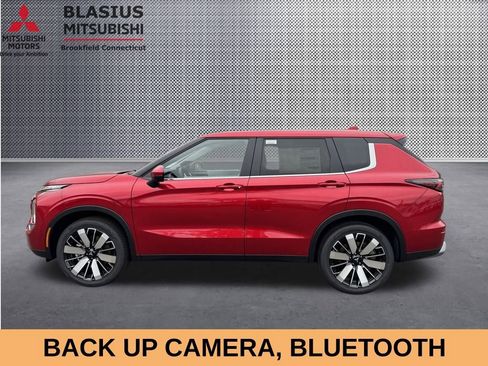 Used 2025 Mitsubishi Outlander SE AWD/4WD image 4