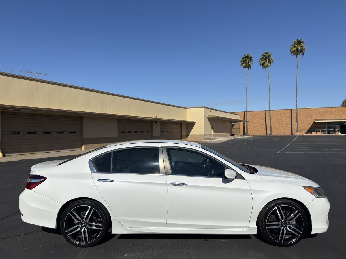 Used 2017 Honda Accord Sport image 8