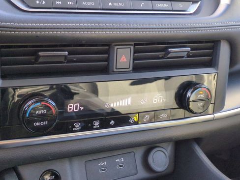 Certified 2024 Nissan Rogue SV image 24