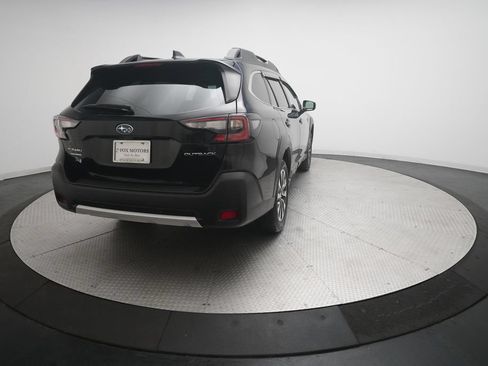 Used 2025 Subaru Outback Limited AWD/4WD image 13