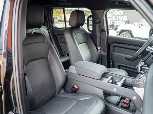 Used 2023 Land Rover Defender 110 S image 53