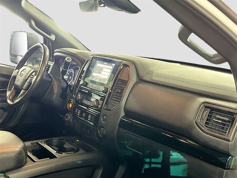 Used 2023 Nissan Titan SV w/ SV Convenience Package image 29