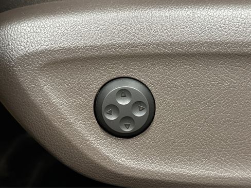 Used 2021 Mercedes-Benz GLE 350 350 AWD image 20