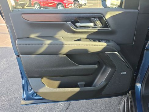 New 2026 GMC Yukon XL Denali w/ Advanced Technology Package image 12