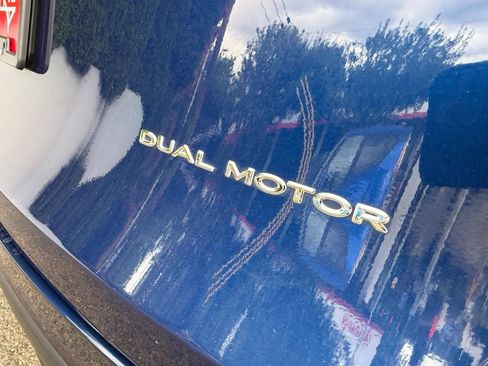 Used 2022 Tesla Model Y Long Range AWD/4WD image 7