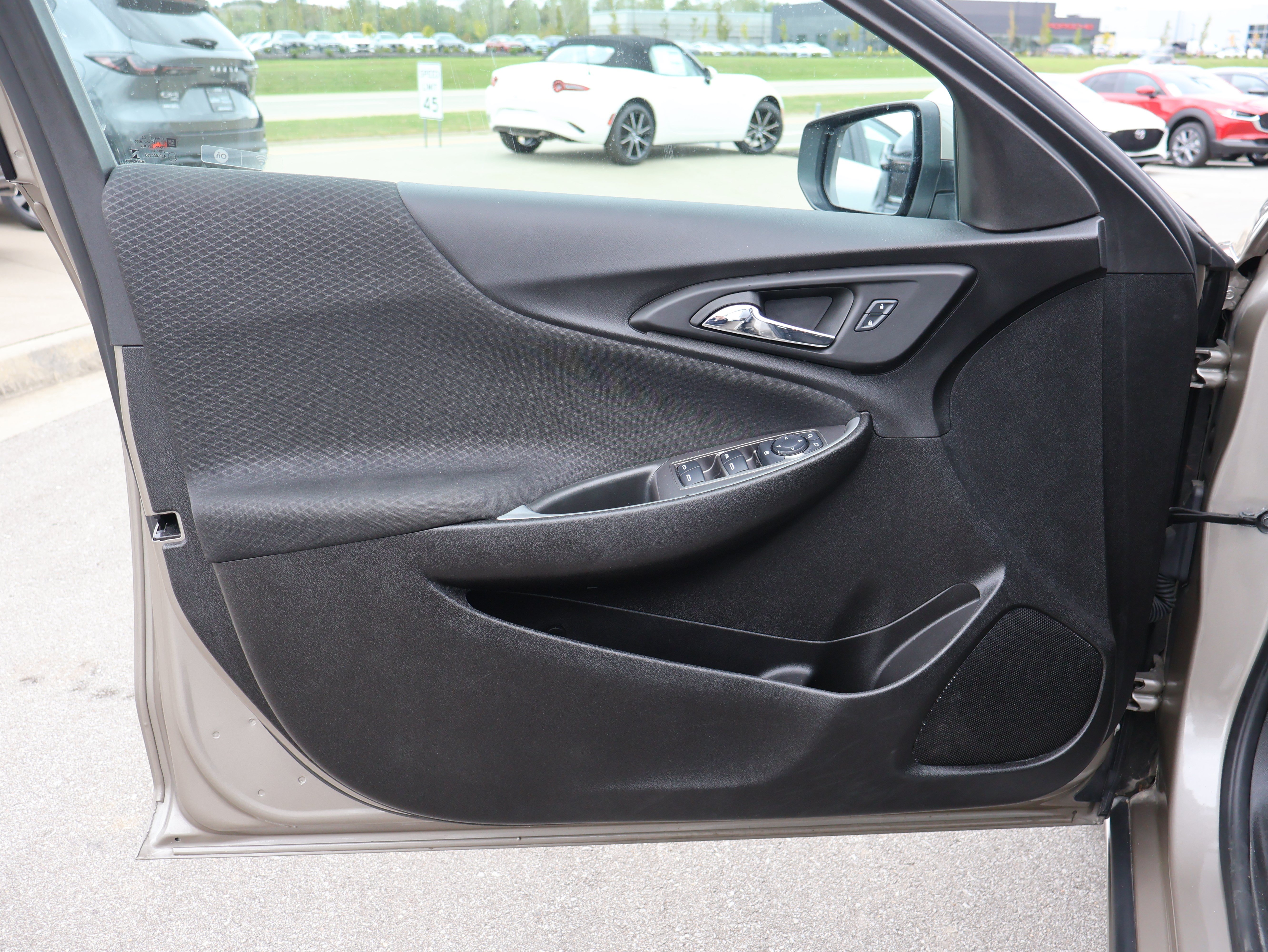 Used 2025 Chevrolet Malibu LT FWD image 27