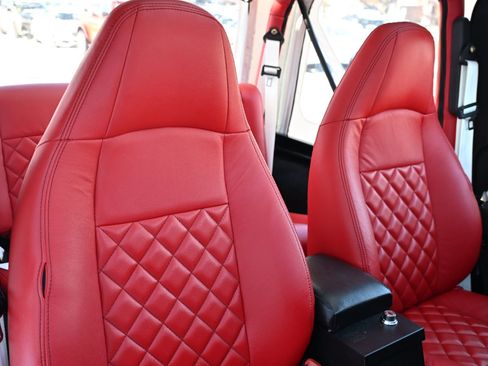 Used 2002 Jeep Wrangler Sahara image 30