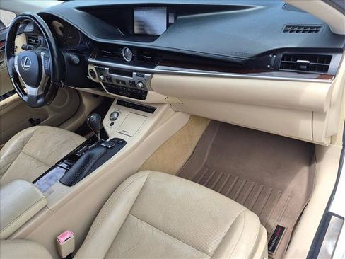 Used 2013 Lexus ES 350 w/ Luxury Pkg FWD image 19
