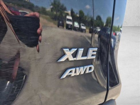 Used 2021 Toyota RAV4 XLE Premium AWD/4WD image 29