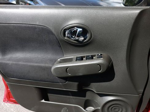 Used 2011 Nissan Cube 1.8 S w/ Interior Designer Pkg FWD image 38