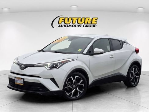 Used 2019 Toyota C-HR XLE FWD image 10