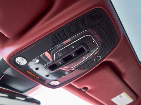 Used 2024 Lamborghini Urus S image 89