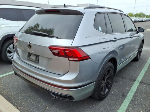 Used 2024 Volkswagen Tiguan SE R-Line image 3