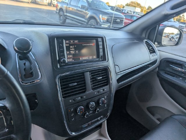 Used 2019 Dodge Grand Caravan SXT FWD image 20
