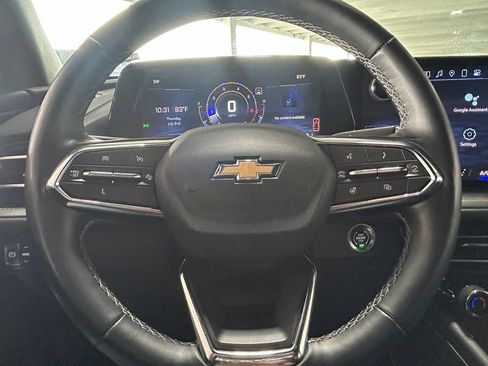 Used 2024 Chevrolet Traverse LT FWD image 34